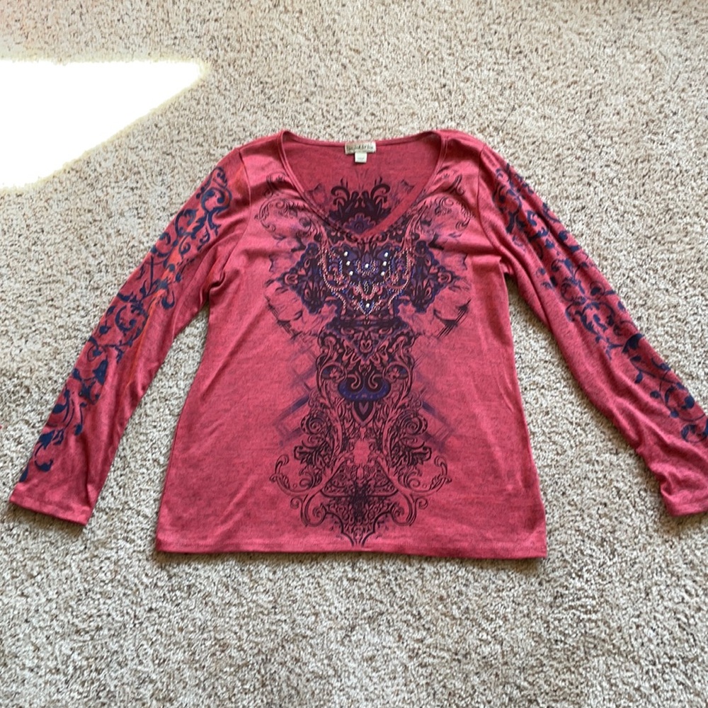 Ladies large v-neck long sleeve